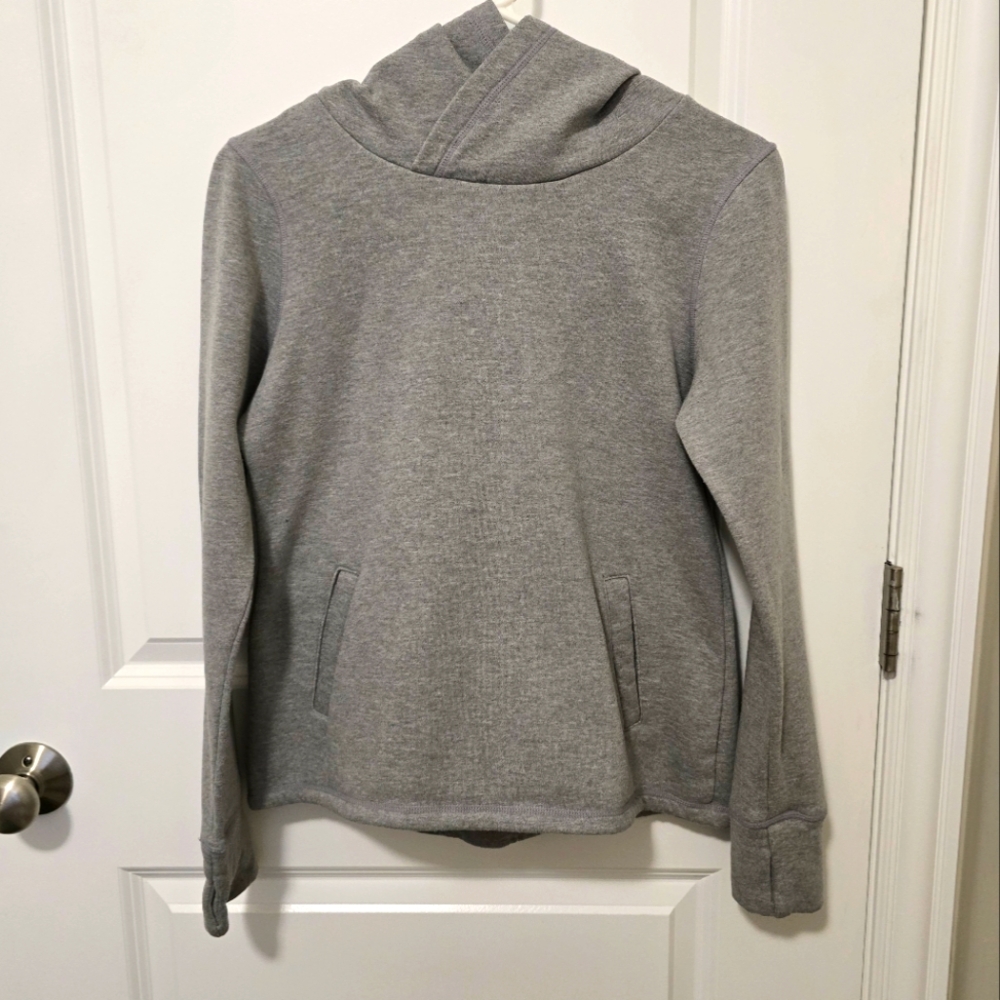 Gray fleece pullover‎ jacket with hoodie